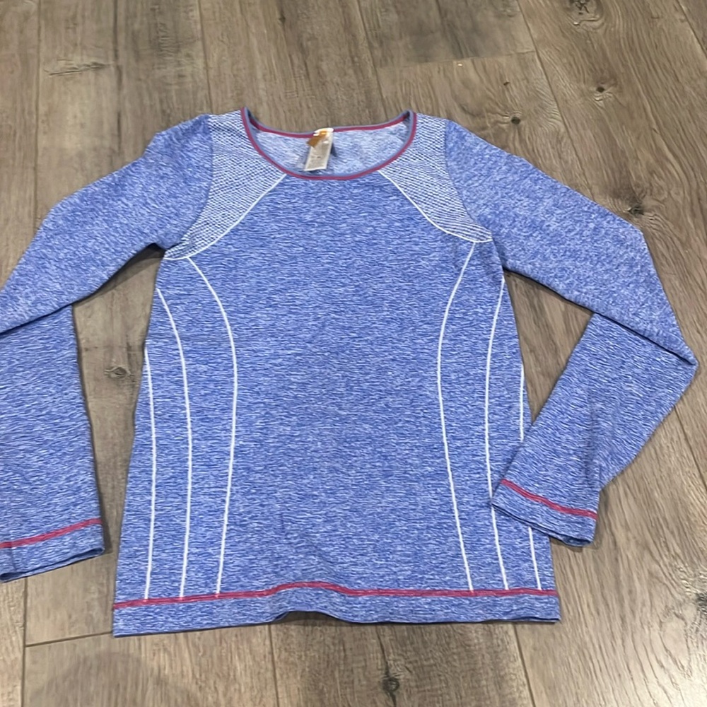 Ivivva looking top! Girls size 14